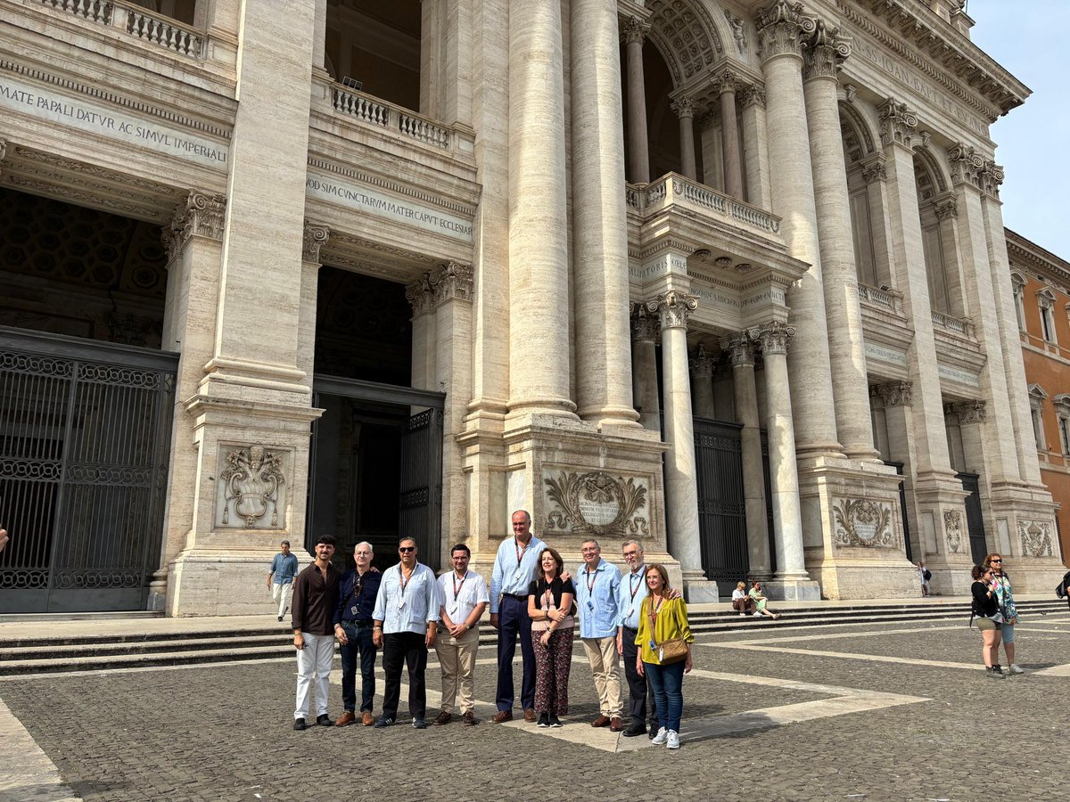 Hdad_Redencion's tweet photo. #HERMANDAD | En el día de hoy nuestros hermanos que se encuentran en Roma peregrinando han visitado las Basílicas Mayores de San Pablo de Extramuros, San Juan de Letrán y Santa María la Mayor.

En ésta última se ha celebrado por la tarde la Santa Misa de Hermandad en la Capilla Sforza, oficiada por nuestro director espiritual D. Fernando E. Borrego Ojeda.
