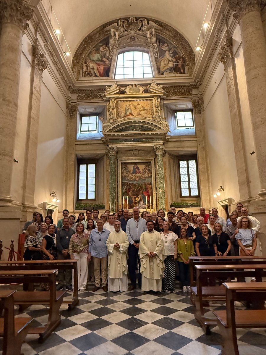 Hdad_Redencion's tweet photo. #HERMANDAD | En el día de hoy nuestros hermanos que se encuentran en Roma peregrinando han visitado las Basílicas Mayores de San Pablo de Extramuros, San Juan de Letrán y Santa María la Mayor.

En ésta última se ha celebrado por la tarde la Santa Misa de Hermandad en la Capilla Sforza, oficiada por nuestro director espiritual D. Fernando E. Borrego Ojeda.