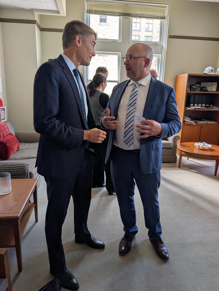 FCM_online's tweet photo. A stronger, more sovereign Canada must be built on communities that are equipped to deliver with the housing stability and infrastructure capacity needed to support national ambition.

Our thanks to Minister for Housing and Infrastructure, @gregorrobertson, for meeting with municipal leaders today in Ottawa.

All orders of government must work together.

#CDNMuni #cdnpoli