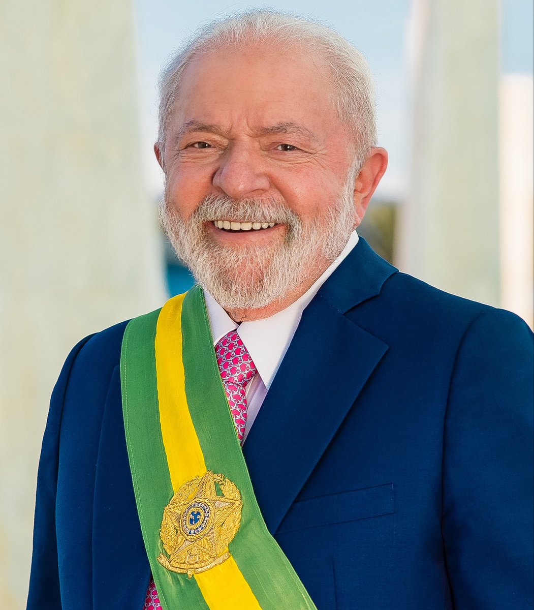 PortalBabados's tweet photo. 🚨CURIOSIDADE: Lula chegou a ser preso durante a ditadura militar após liderar greve por melhores salários e direitos dos trabalhadores https://t.co/A4czOvkxRo