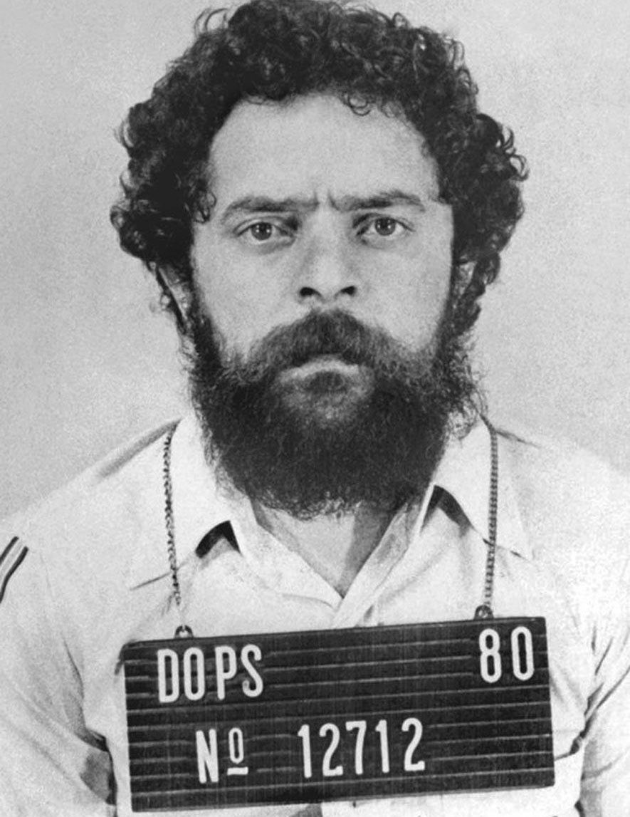 PortalBabados's tweet photo. 🚨CURIOSIDADE: Lula chegou a ser preso durante a ditadura militar após liderar greve por melhores salários e direitos dos trabalhadores https://t.co/A4czOvkxRo