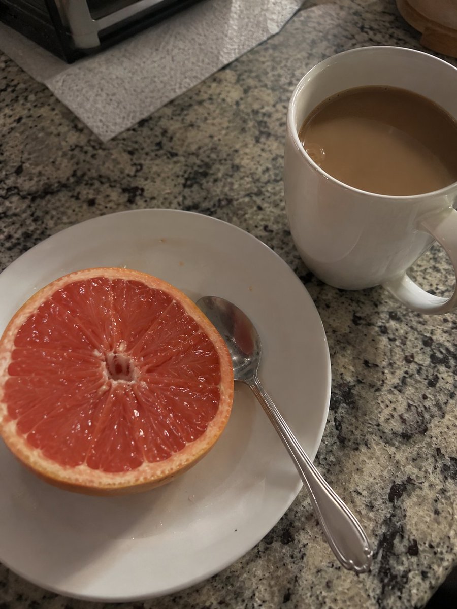 nadvolk04's tweet photo. The most classic duo for me... guess which creamer I used (you can tell its alot) but hint hint: its sugar free atleast lol https://t.co/VxLqbwCL5n