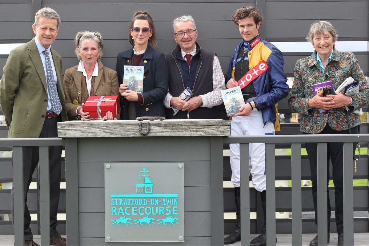 weatherbysltd's tweet photo. Red Metal under @brendanp1995 ran on strongly on his hurdling debut to land the Paul Ferguson’s Jumpers To Follow Novices’ Hurdle @stratfordraces this afternoon.

Well done to Brendan and also Henrietta Knight @bpowell13 and many congratulations to the winning owner Philip Leo Moore who was on hand to celebrate the success!

Thanks to Steve Davies for the great 📸
