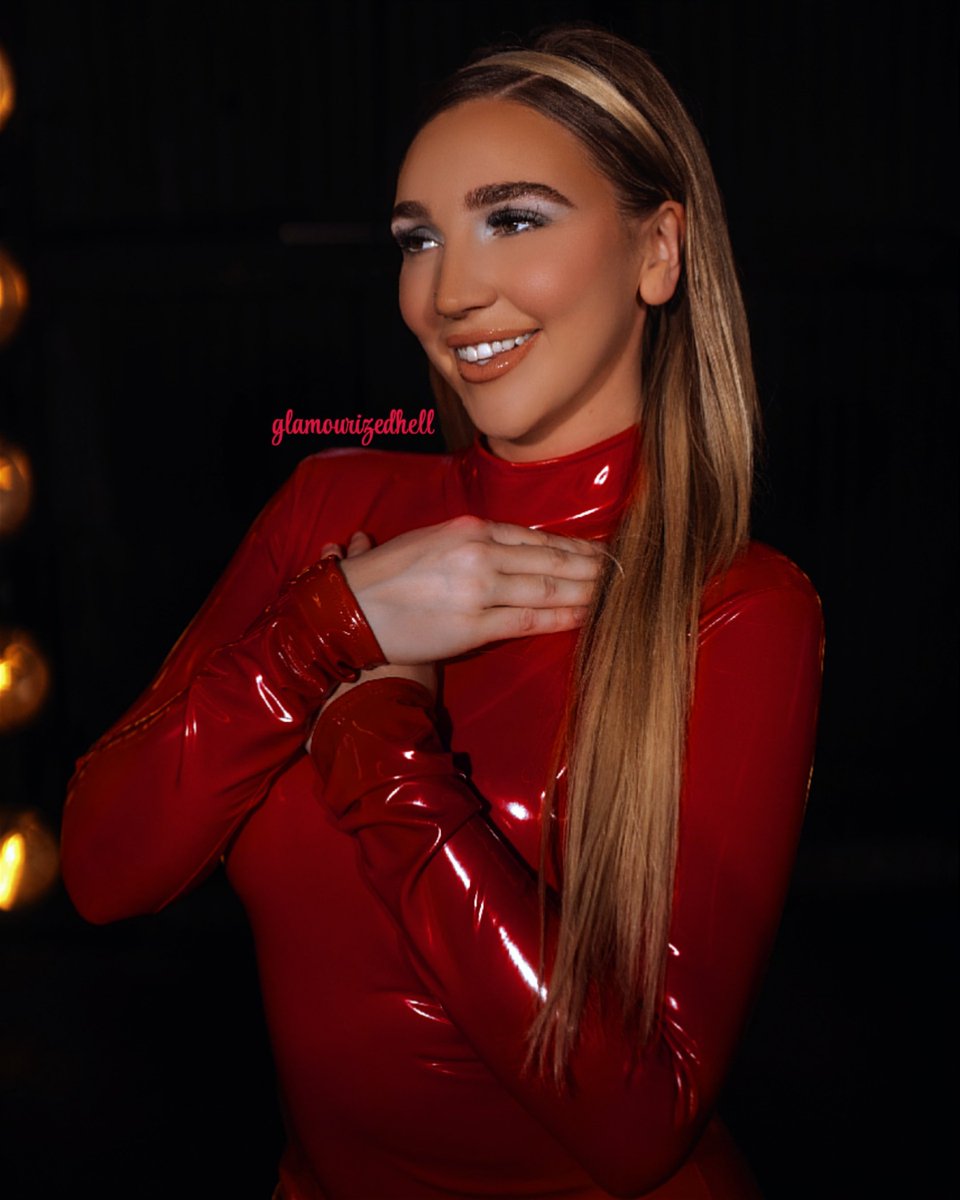 GLAMOURIZEDHELL's tweet photo. https://t.co/7XjImRK6kc