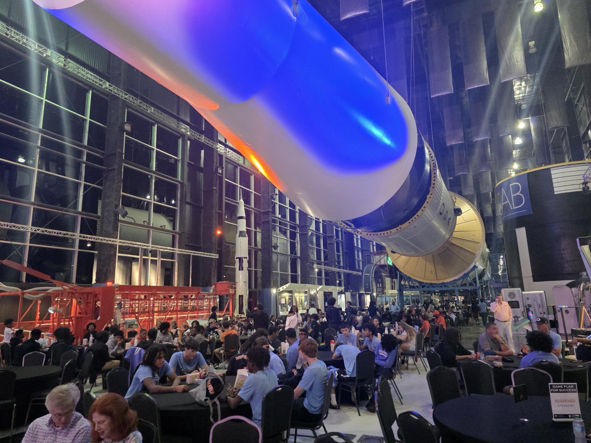 HooverPD's tweet photo. π Proud of #HooverPD Officer Jamelle Allen!
He recently spoke to 300+ students, athletes, coaches & teachers at the U.S. Space & Rocket Center about alcohol, marijuana & fentanyl awareness.
He was joined by Coach Bruce Pearl & Dr. Dave Anderson. ππ
More-https://t.co/ziDUHOeI4J