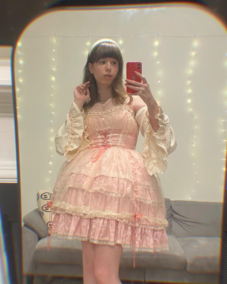 PrincessLilenka's tweet photo. Не наигралась в детстве в куколки 🦄🌸💗
#doll #dollcore https://t.co/Ma28fPQOHg