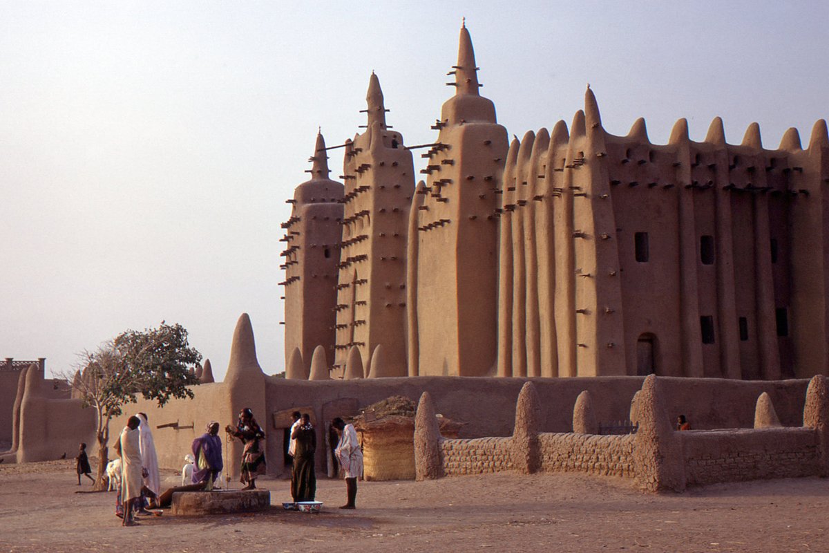 Suprememandinka's tweet photo. Djenne, Timbuktu, Kong, and Segou. A Manding masterpiece https://t.co/9grnKJ3NM6