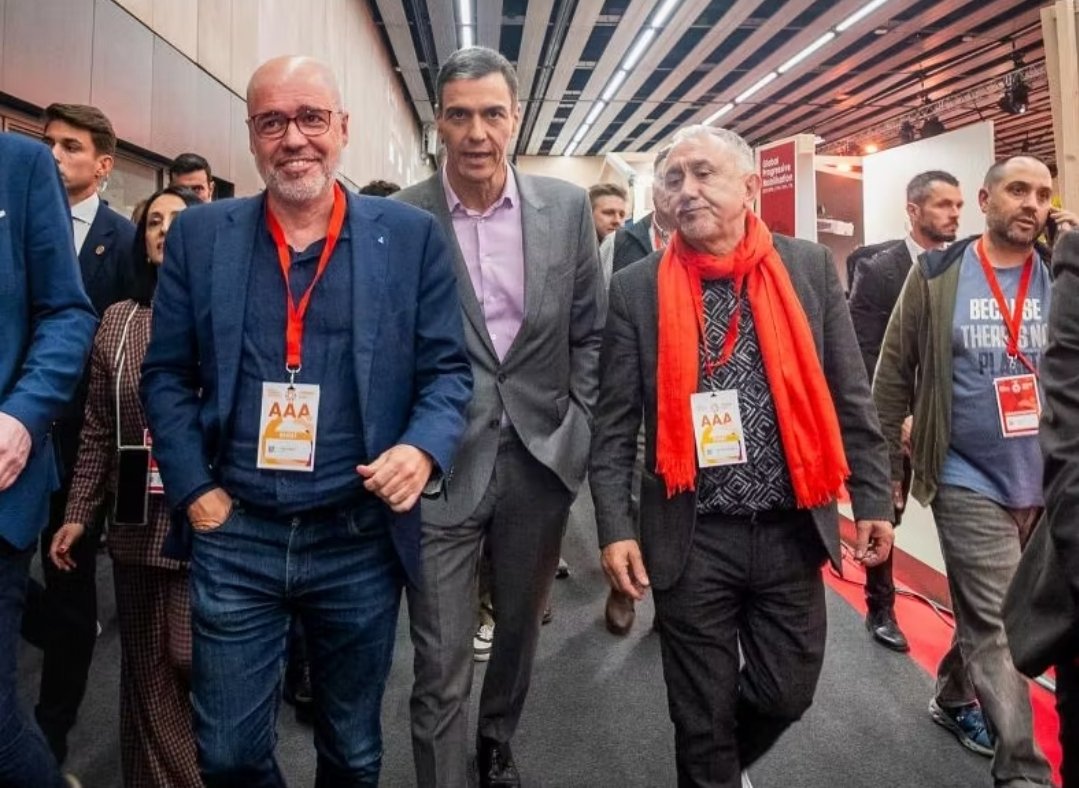 Ramon_Rouco_'s tweet photo. ‼️Los comegambas al servicio de Sánchez.‼️
CCOO y UGT convocan la primera huelga general de la era Sánchez el día de su anticipo electoral «por la vivienda»
💥La primera en 8 años. MISERABLES.💥 https://t.co/h1SAXaqXuf