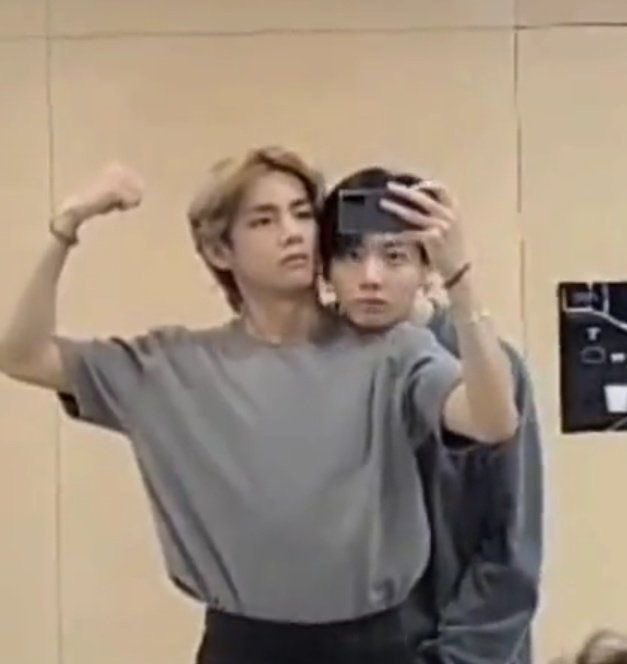 kittaenoir's tweet photo. the switch up from the 144p taekooker life to the 4k filthy taekooker life is so rewarding https://t.co/yIdVfD1T3W