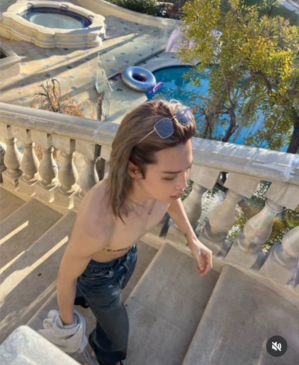 itboypop's tweet photo. HOLY FUCK HES PRETTY AS HELL https://t.co/S3KiQc6GiR