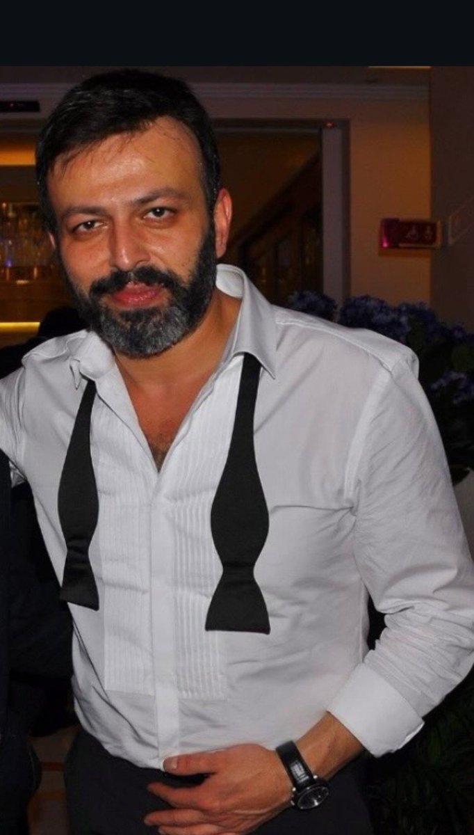 purmeLaL's tweet photo. Yarıda kaldı şarkılar aman
Bu yaraya deva değil zaman
Ateş düştüğü yeri yakar
Bu düzeni bozuk dünya yalan
Ötme, bülbül, ötme
Can ayazda, kışta
Sen gülü terk etme
Şarkılar, şiirler yasta

1 ay olmuş kaç ay olacak
Sözlerin anlamını sende bulmasını istemezdim.
Rahmetle/#serhatkılıç https://t.co/JUxWl5rnRZ