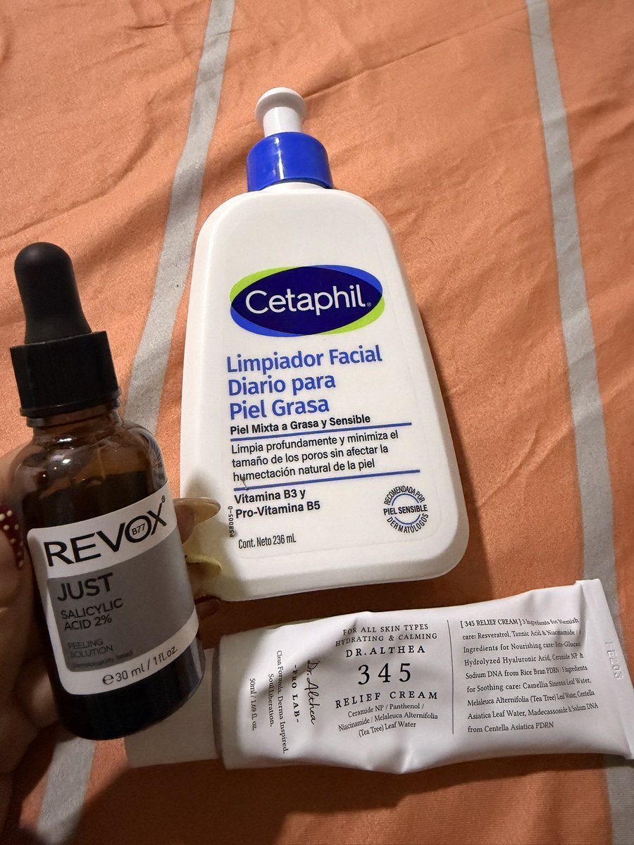 LuisaPaug11's tweet photo. Los protagonistas de la noche 
Skin care ✅ https://t.co/BE0fOhFfar