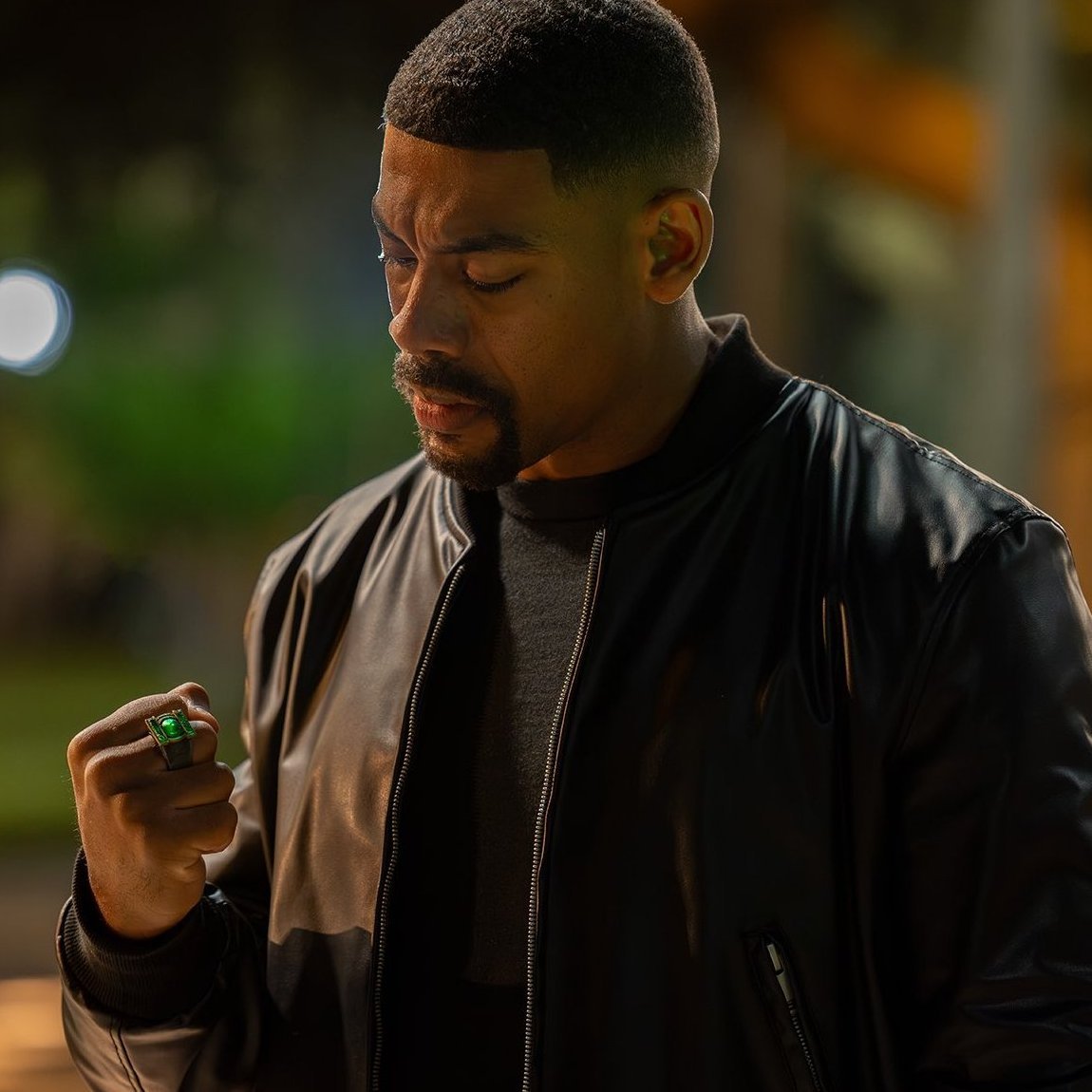 SuperSagaNews's tweet photo. Chris Mundy on 'Lanterns' S2 potentially introducing a new Green Lantern detective to join John Stewart 

"Vanessa [Baden Kelly]'s been talking a big Kilowog game for a long time. We've tossed out a lot of different things" https://t.co/ikPuRUHrgi