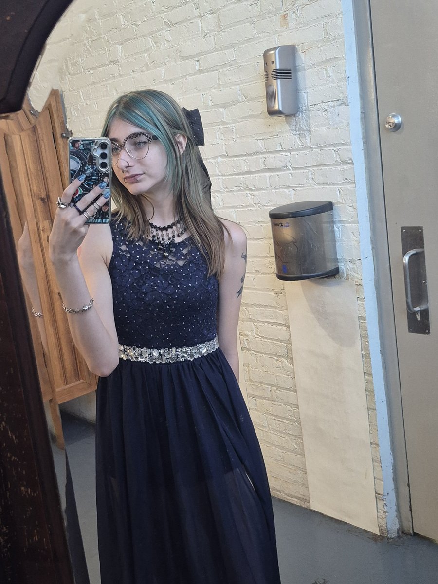 aeriknowsball_'s tweet photo. new pfp or something ig https://t.co/NamXTMhXbB