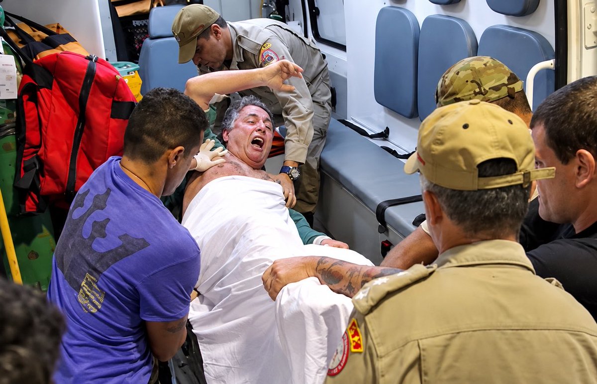 i_henriquebrito's tweet photo. UM HOMEM. 

UMA MÁQUINA. 

UMA BESTA ENJAULADA COM ÓDIO. https://t.co/QzqAMftUhp