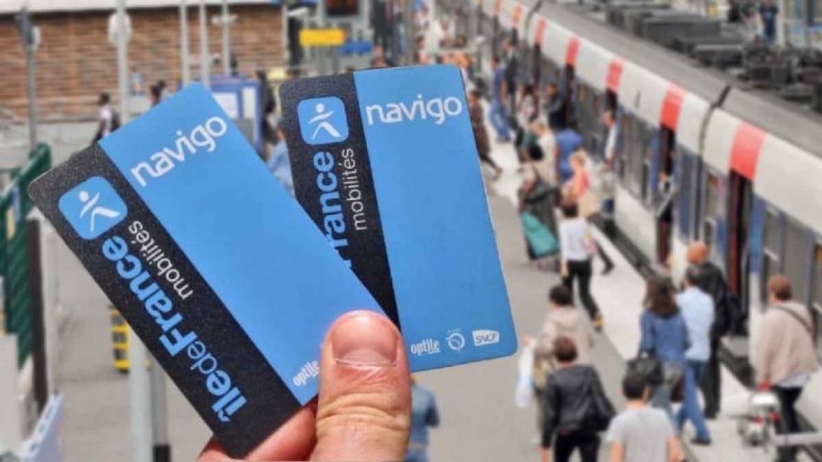 CerfiaFR's tweet photo. 🚨🇫🇷Ⓜ️💶 ALERTE INFO | Le prix du Pass Navigo devrait AUGMENTER prochainement : le tarif mensuel passera à 93,40€ (+2,60€) et le tarif annuel sera de 1 027,80€ (+29€). https://t.co/HPFw34V1PV
