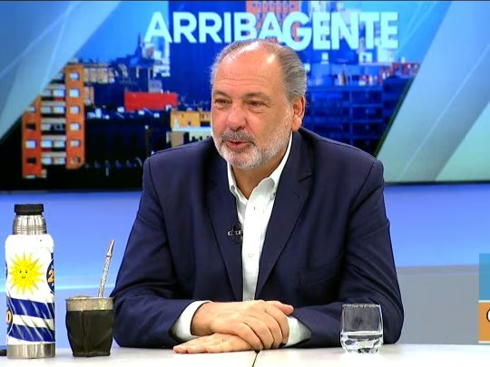 cabezamartini's tweet photo. 🔴Nueva denuncia contra Jorge Gandini en la Junta de Transparencia y Ética Pública por omisión en declaración jurada por no agregar crédito y deuda pendiente de dinero puesto en Conexión Ganadera, informó Eduardo Preve y confirmaron fuentes del organismo a @InfoCapitalTV.

Gandin y su esposa pusieron 67 mil dólares y ya cobraron un porcentaje como damnificados. Según declaró, no lo puso por "considerarlo perdido". La JUTEP investigará la omisión.

En filas nacionalistas varios consideran que debe renunciar a su cargo.