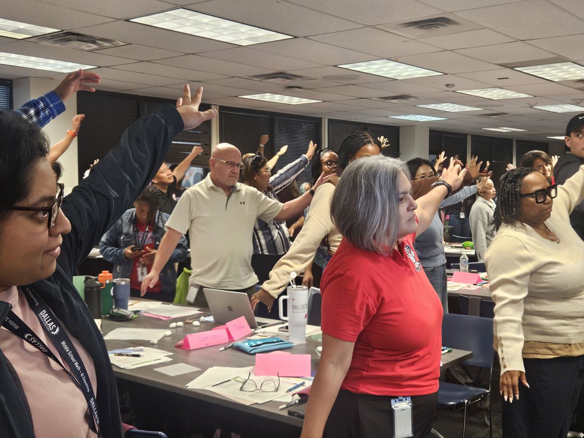 disdstemmath's tweet photo. During the MS Squared training, 7th adv and 8th grade teachers are flying! They determined if a table of values have a positive or negative slope. @AaronDaffern @DrElenaSHill @Dallasacademics https://t.co/SJqOu3YV5Y