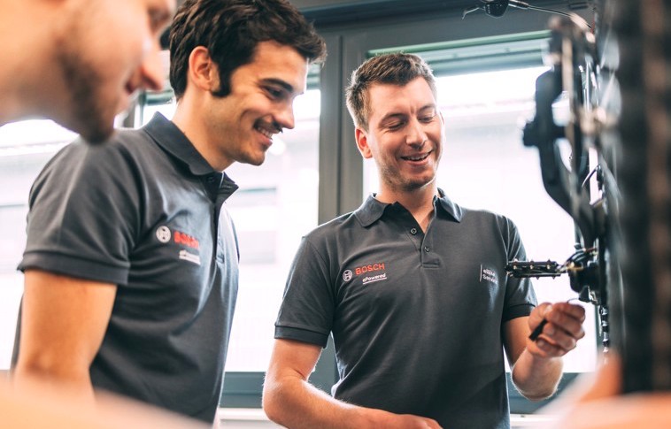 ebikesinternatl's tweet photo. Bosch eBike Systems Kicks Off 2026/27 Dealer Training Tour w/New Tiered Certification Program #ebikes #cargobikes #cycling https://t.co/TWW3arKih8 https://t.co/uqUV6WVmK5