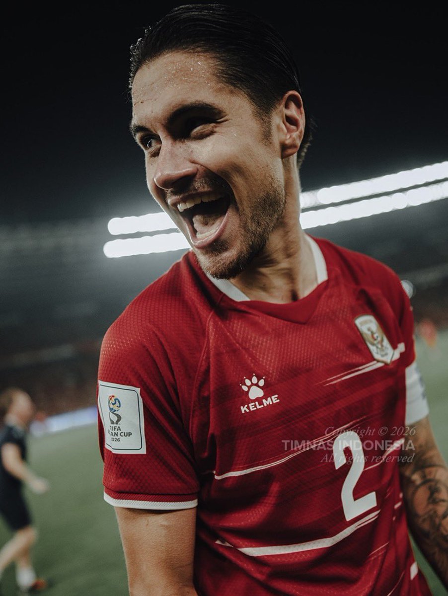 MonteGladbach's tweet photo. Asean Cup Winner. https://t.co/kVcjiW3K8w