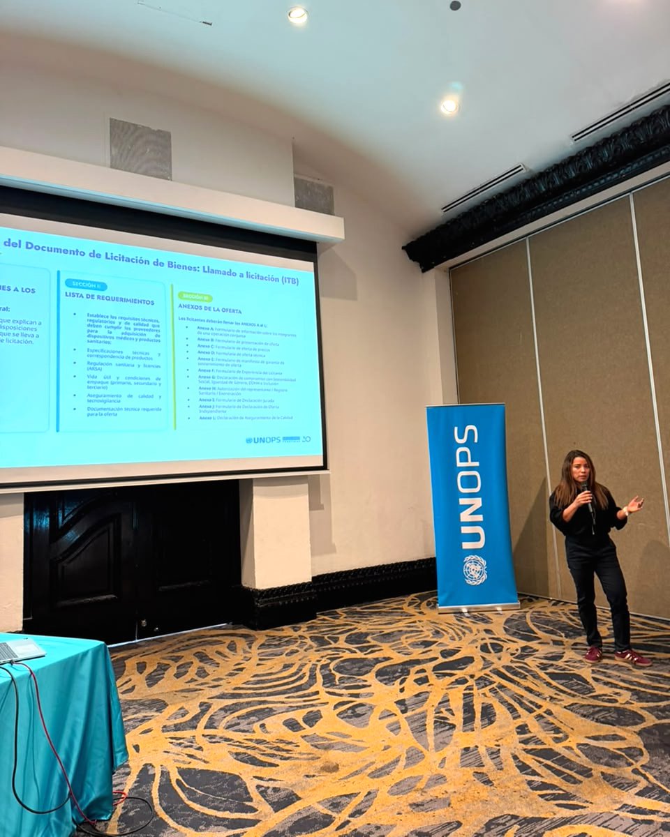 UNOPS_es's tweet photo. La transparencia comienza con información clara. Realizamos las reuniones previas para la adquisición de dispositivos médicos y productos sanitarios mediante Acuerdos a Largo Plazo.

Promover la competencia ayuda a que los recursos lleguen a quienes más lo necesitan.🩵 https://t.co/Hyk0RbSthd