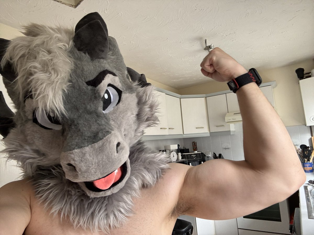 prezypaws's tweet photo. Photo dump of my new fursuit!! What do y'all think?

#furry #tursuit #gymfur #shirtless https://t.co/rJ11SeIjng