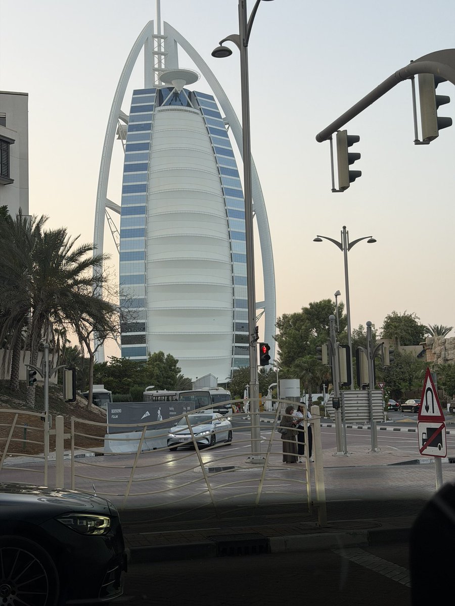 Samariko09's tweet photo. أُضيئ لنفسي الطريق وأصنع أشياءً تُسعدنــي🪄❣️. https://t.co/3EGFjP3kze