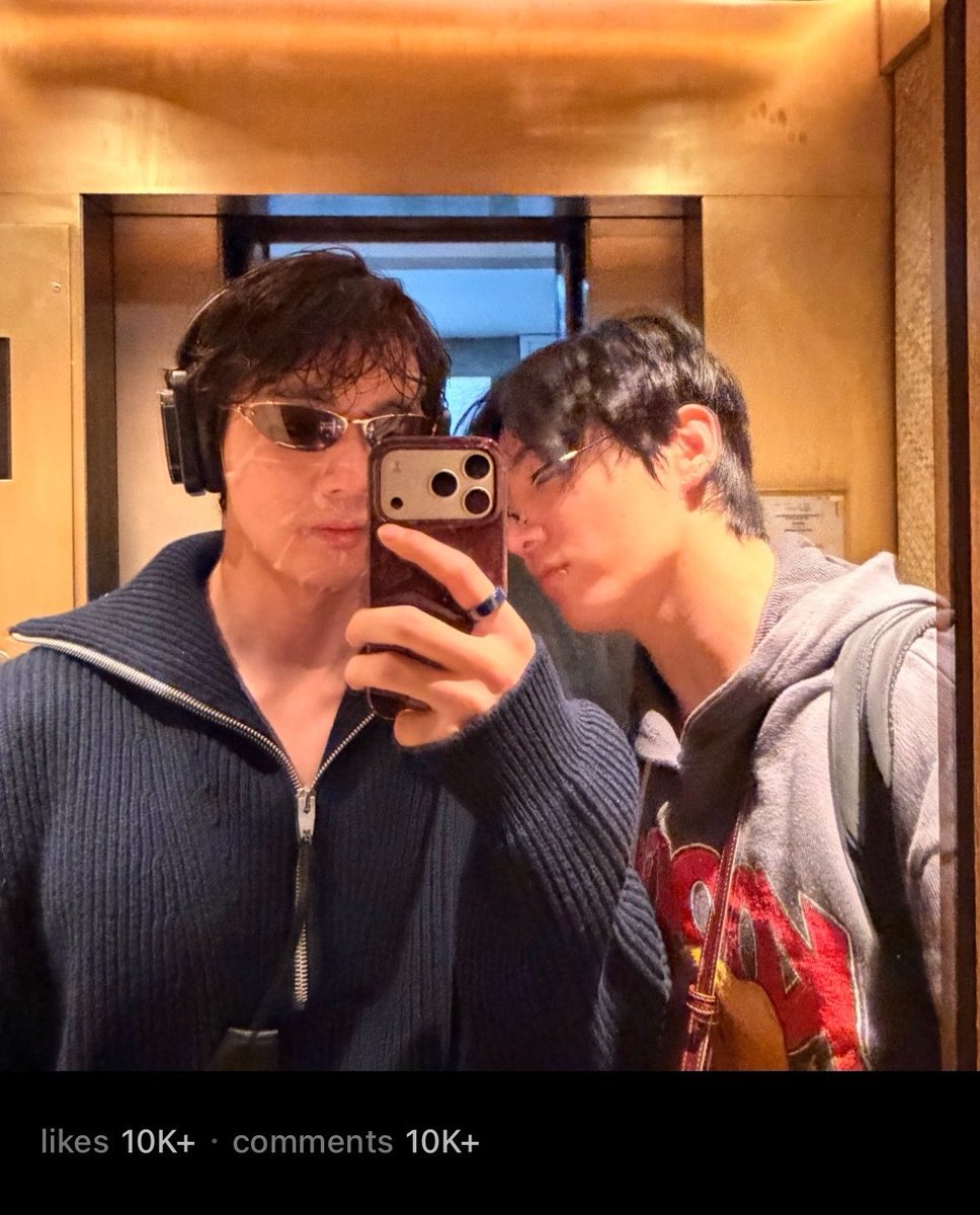 angeltaehv's tweet photo. มันต้องมีสงสัยกันบ้างแหละผลัดกันลงรูปคู่ยิ่งกว่าสิ่งนั้น https://t.co/z0M8fvagdZ