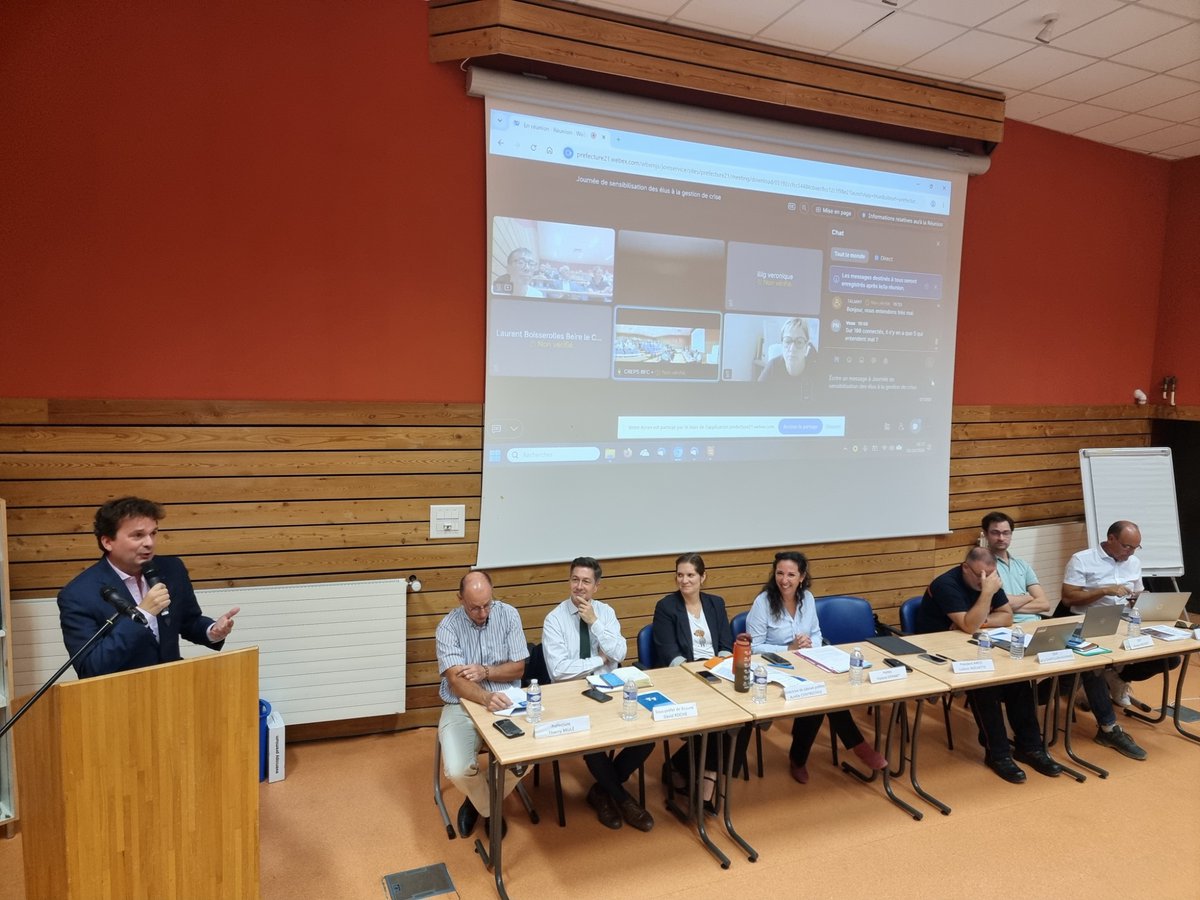 LudovicRochette's tweet photo. Réunion Préfecture-AMF21 à destination des 698 maires de la Côte-d’Or : les maires face aux crises. 
S’organiser pour mieux anticiper. 
@Prefet21_BFC @l_amf @PresidentAmf https://t.co/LlsSR4gOXL