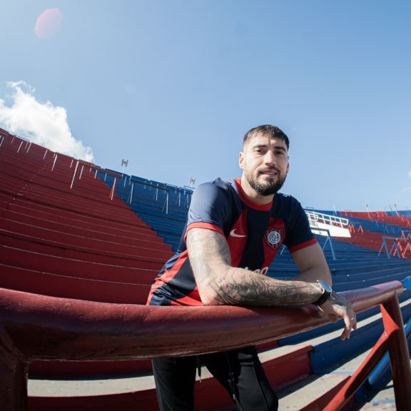 SanLorencismo's tweet photo. Fydriszewski demandó laboralmente a San Lorenzo. 

El reclamo es por 1.400.000 dolares. 

4 partidos, 0 goles y 96 minutos completados https://t.co/KeTz3z4Afb