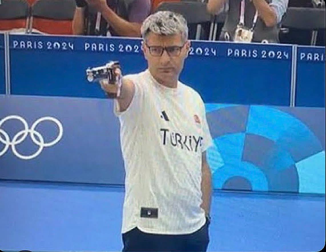 toby_fcb's tweet photo. Tell me who won gold here? https://t.co/wowMBSf0eD