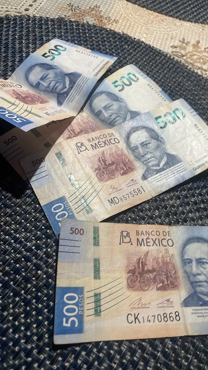 polluelosw's tweet photo. Bts prepárense ya tengo dinero https://t.co/3M2ml0ArIF