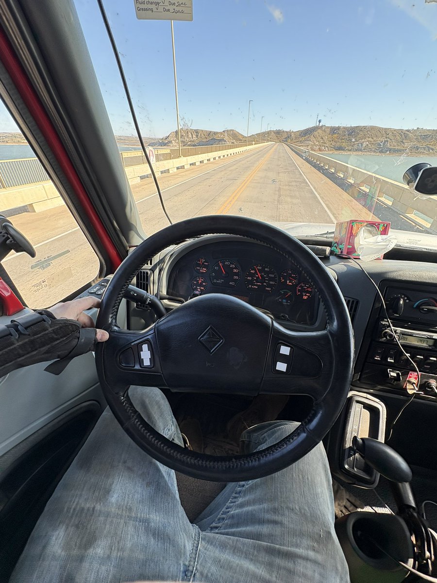 Lucifer_LeoStar's tweet photo. Beautiful day to chase ghosts in a transmission. 🔧☀️ International truck, slipping out of fifth into fourth every drive. Put it in park, try any gear — won't engage. Only fix? Kill the master switch, cycle the key, and it's normal again. Using the high-end diagnostic programs to map exactly when and why it happens. Not giving up on this truck. #International #DieselTech #Transmission #TruckRepair #DiagnosticLife #MasterSwitch #FifthGear #MechanicLife