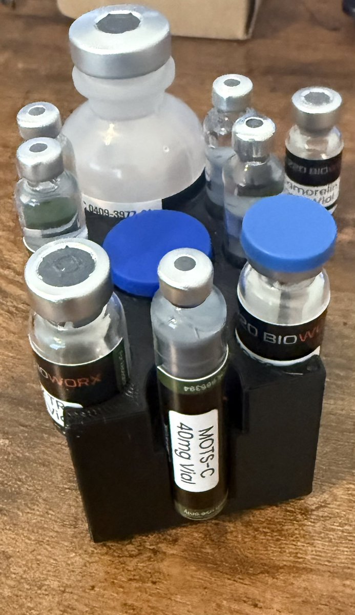 KevinPomaski's tweet photo. Ask and ye shall receive!
I present the “Rory” pep-prep stand.
30ml Bac water
10ml or 5ml vial
4x pen Carts + 3x 3ml Vials
Or 7 Pen carts. 
Not really sure why you fridge your Bacwater but, whatever. https://t.co/R02KSJd4Zk