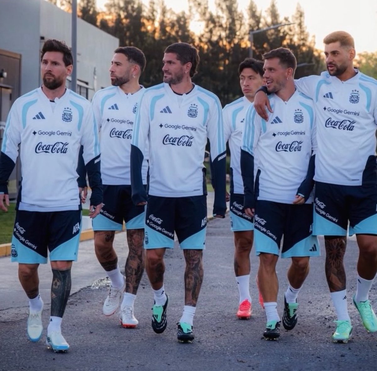 FabrizioRomano's tweet photo. 🩵🤍 Lionel Messi completed his very last training session as Argentina national team player. https://t.co/IHFwr3TmMJ