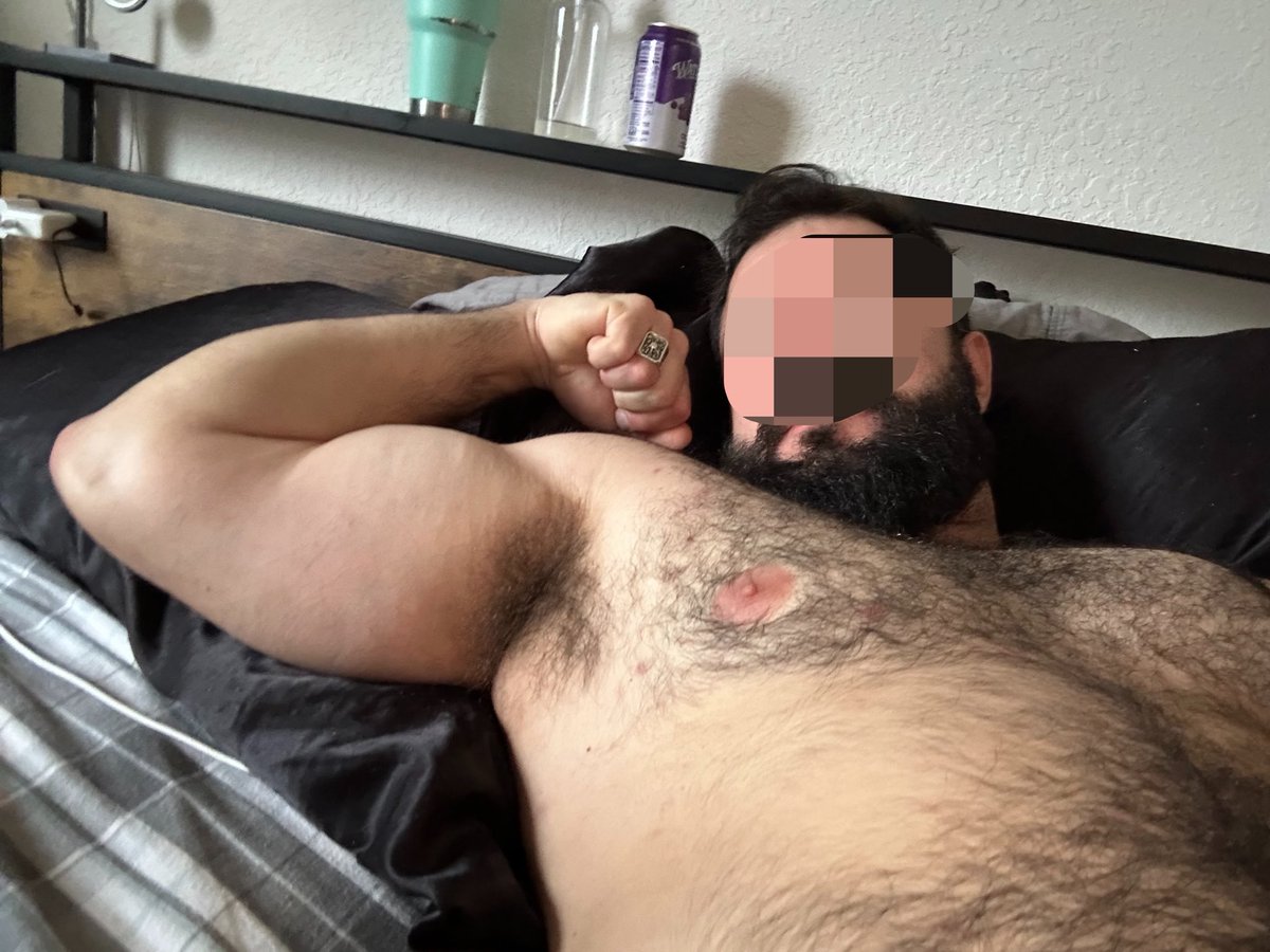 DominusLeoAlt's tweet photo. I know you love Dad’s hairy pits https://t.co/RnVwX9mbxt
