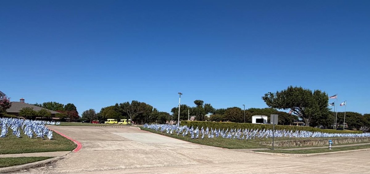 CJUofficial's tweet photo. A Dallas, Texas church honors the 1,200 lives taken on 10/7 with a moving display of 1,200 Israeli flags, standing in friendship, solidarity, and unwavering allyship with Israel. 

Stronger together ✝️💟✡️ https://t.co/NUPucnEuaC