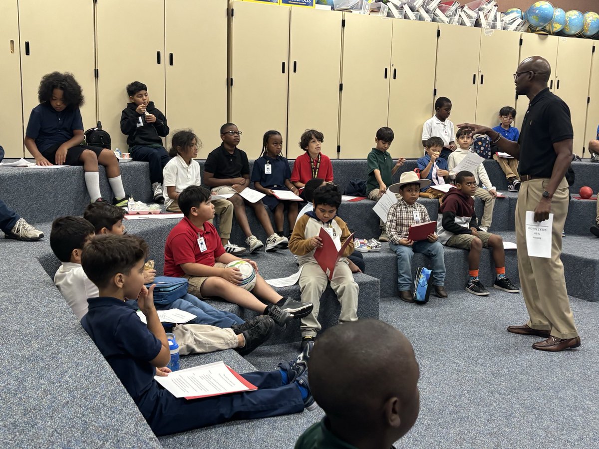 MatturroMEd's tweet photo. Big thank you to Pastor Davis for coming back to support our @HicksTigers Boys Club! Our boys were so excited to start their first session today!! #OnceaTigerAlways aπ― Big shoutout to @vsspille2 for getting the wheels going on this venture & @KTTeeV for curriculum & support! https://t.co/osvF5PQdbn