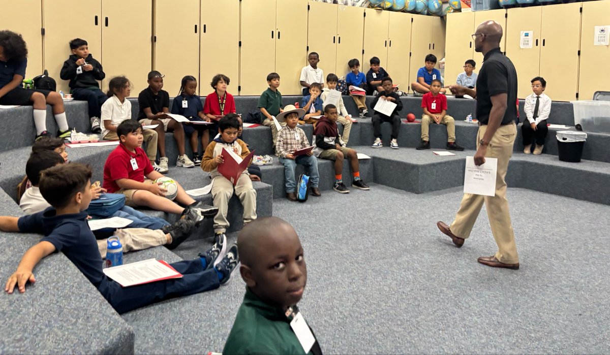 MatturroMEd's tweet photo. Big thank you to Pastor Davis for coming back to support our @HicksTigers Boys Club! Our boys were so excited to start their first session today!! #OnceaTigerAlways aπ― Big shoutout to @vsspille2 for getting the wheels going on this venture & @KTTeeV for curriculum & support! https://t.co/osvF5PQdbn