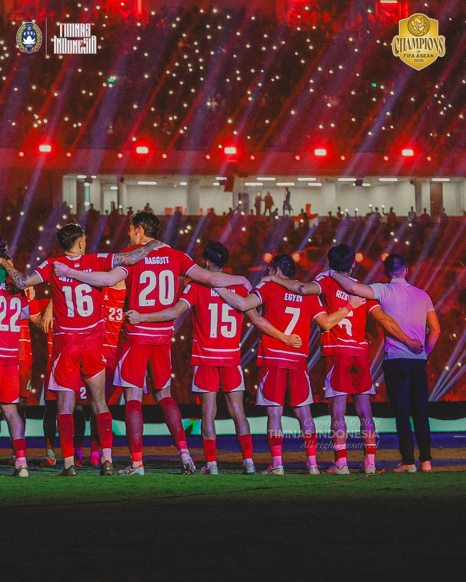 TimnasIndonesia's tweet photo. CHAMPIOOOOOONSS!! ⚽️🏆🇮🇩 https://t.co/NIp001zR0N