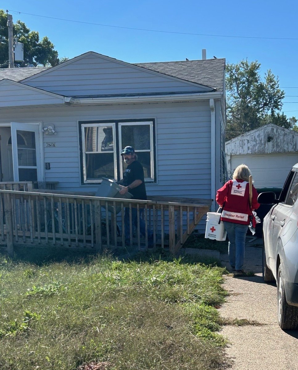 neiaredcross's tweet photo. Red Cross volunteers continue to help families recover from flooding across the Omaha metro. So far, we’ve served 1,500+ meals and snacks and distributed 760+ cleanup and relief supplies, while helping residents navigate the road to recovery. https://t.co/pD1pMSfdnq