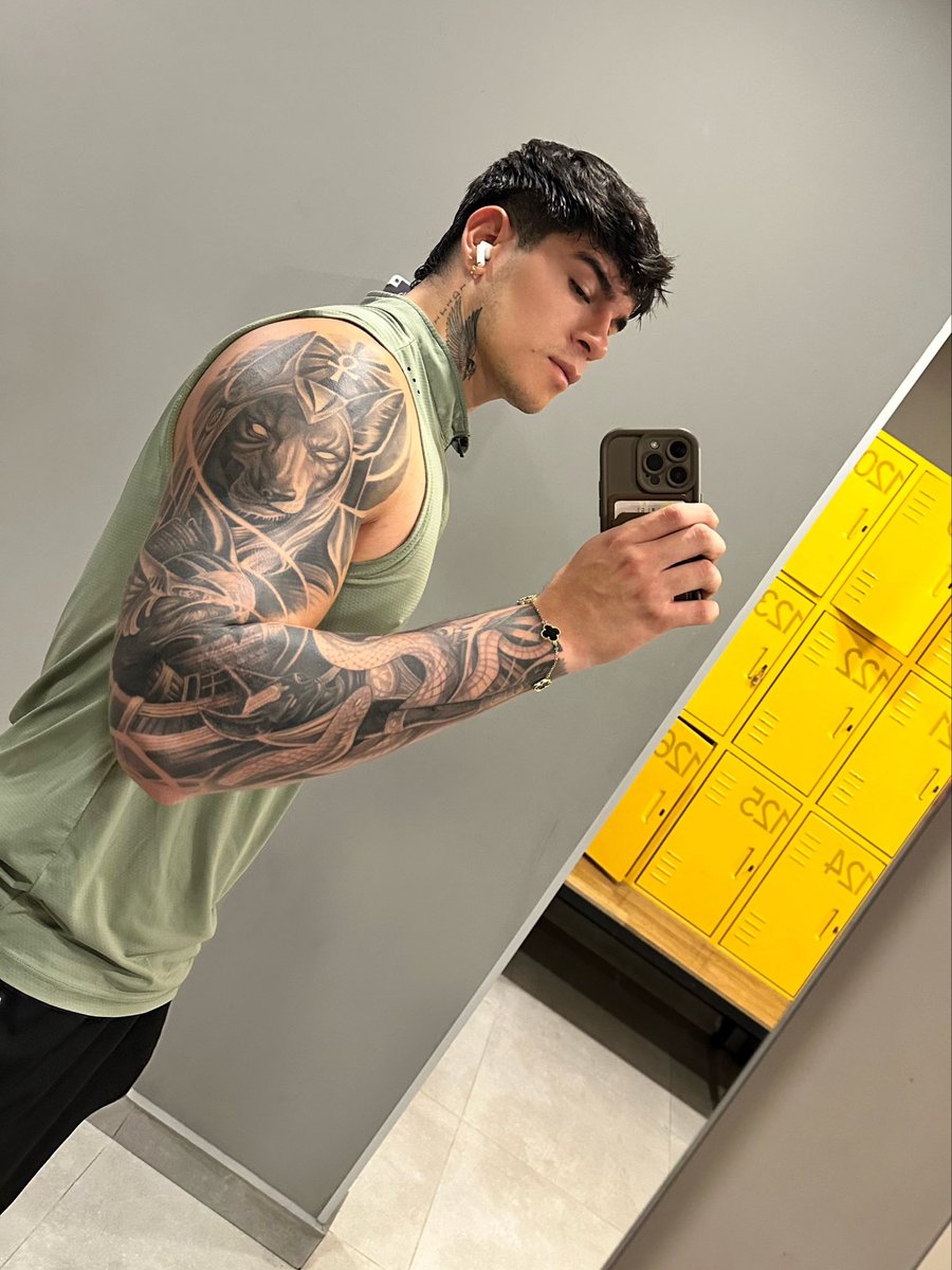 fer_lopez900's tweet photo. #fyp #viral #boys #wata https://t.co/LvBGfECAEe
