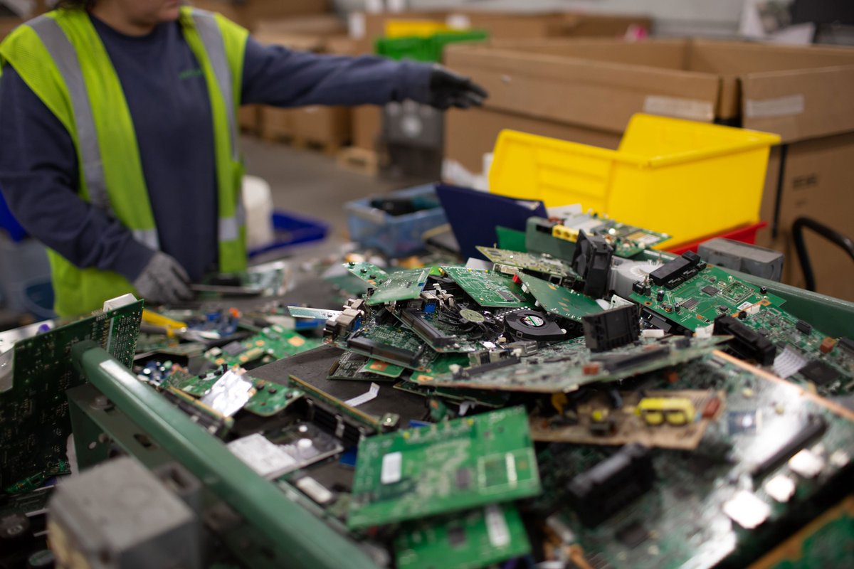 getrepowered's tweet photo. Is e-waste a blind spot in your ESG strategy? Partner with Repowered to turn retired IT assets into measurable Scope 3 carbon reductions. ♻️ Read how: https://t.co/Ghbwddn1pw
#ESG #Scope3 #Sustainability #CircularEconomy #ITAD #GetRepowered #ElectronicsRecycling #MN https://t.co/HEIzLfSUBk