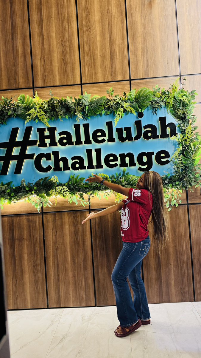 TosinofJesus's tweet photo. Welcome to one of my favourite seasons of the year 💃💃💃💃💃

Happy #HallelujahChallenge Day to everyone who celebrate 🥳🥳🥳

11:59pm is the time.. be there! 🫵🏼 https://t.co/nfZto7JsP5