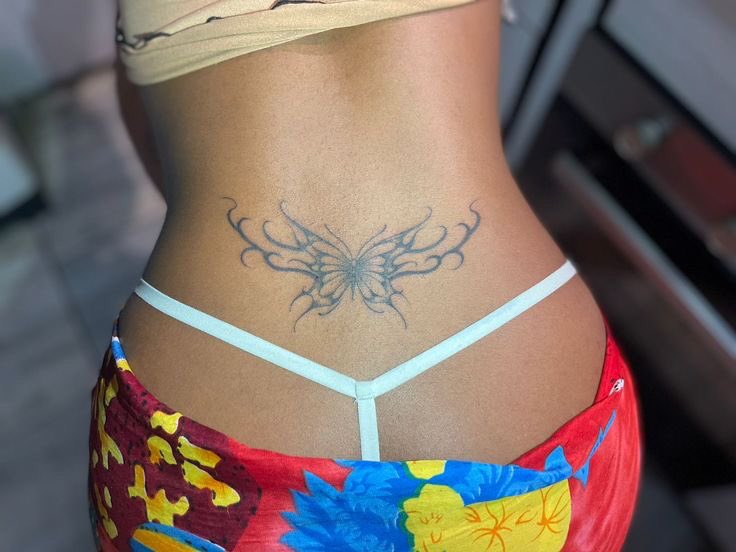 Kwintarget's tweet photo. Facts about girls with tattoos like this https://t.co/PBXWj4WTa7
