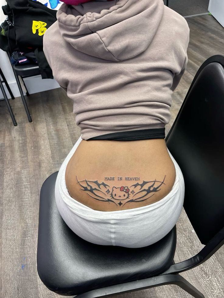 Kwintarget's tweet photo. Facts about girls with tattoos like this https://t.co/PBXWj4WTa7