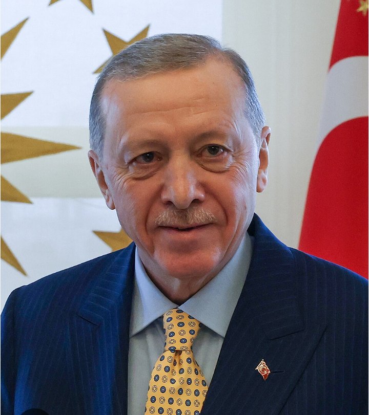 siirstcblue's tweet photo. Aslında Erol.    Cihanın gözünde Erol 

#uzakșehir https://t.co/DpoE7hn9nD