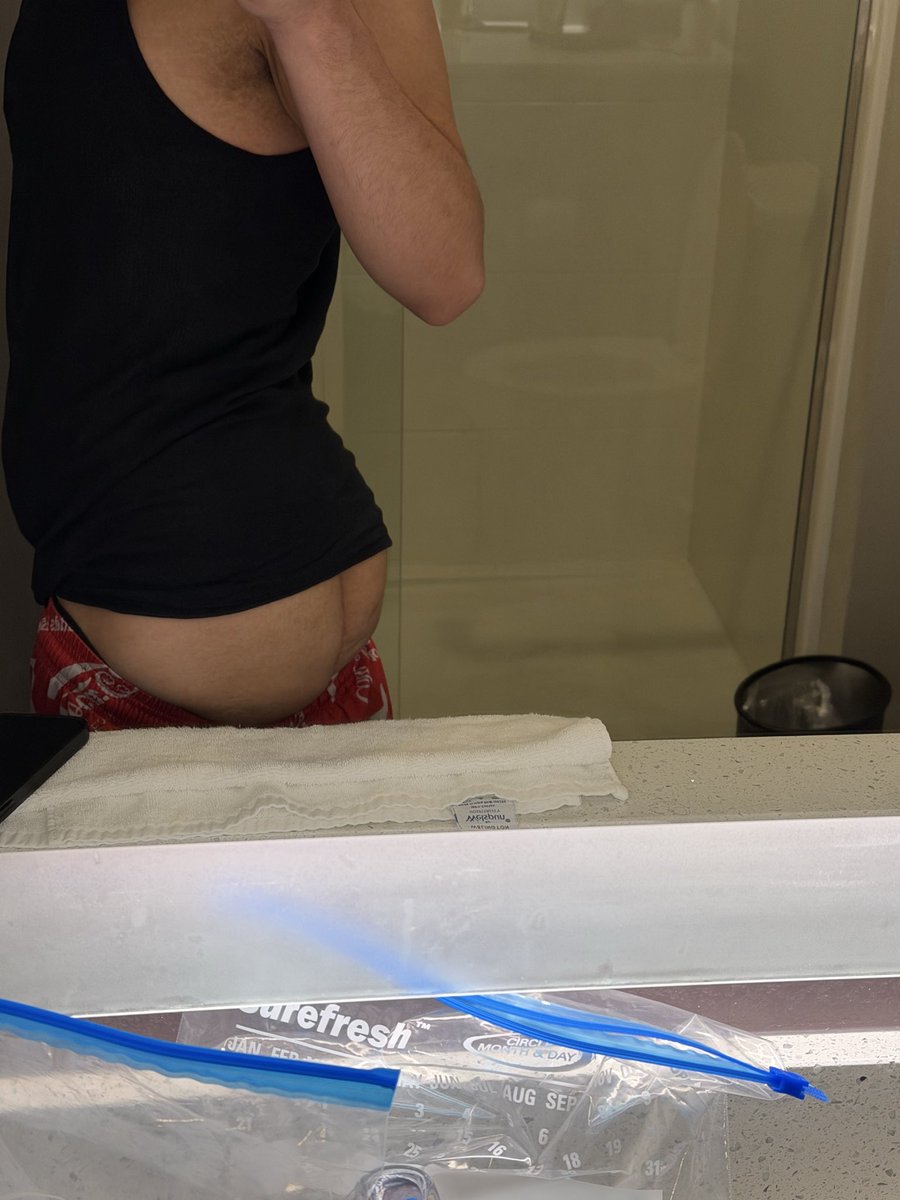 ShhB83's tweet photo. All dick DM me let’s trade 🫢😝 #bttm #DLNY #DL #bussy https://t.co/4baJRqb4Pu