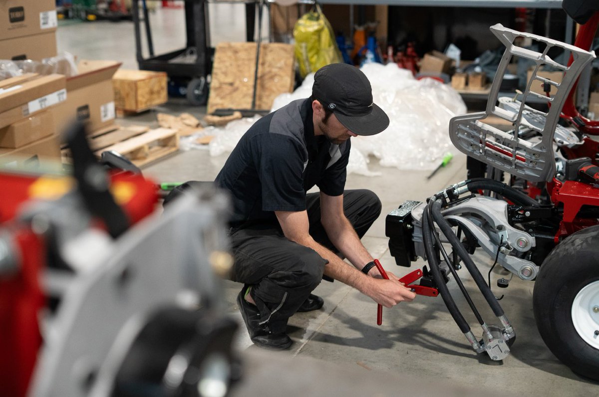 TurfEquip's tweet photo. Keep the hours on the turf, not in the shop. https://t.co/cnMpSmcRRb