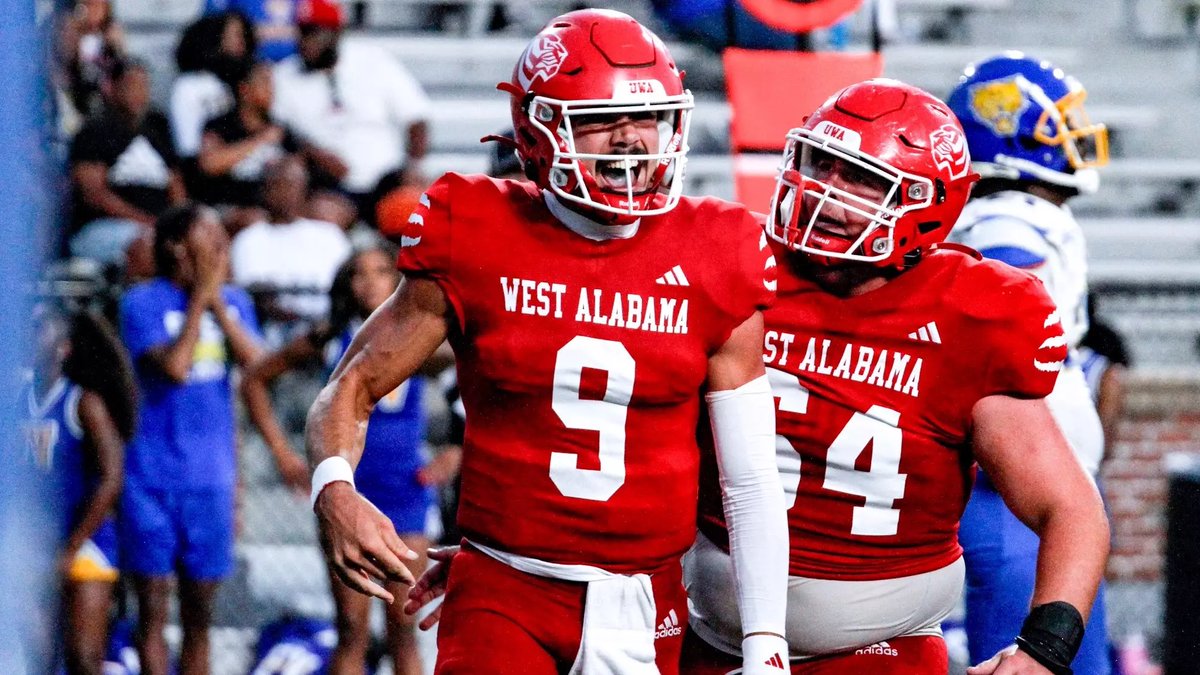 _LacoyriusB's tweet photo. Blessed to receive an offer from @uwa_football @landon_rg7 https://t.co/4Qal9GfDga